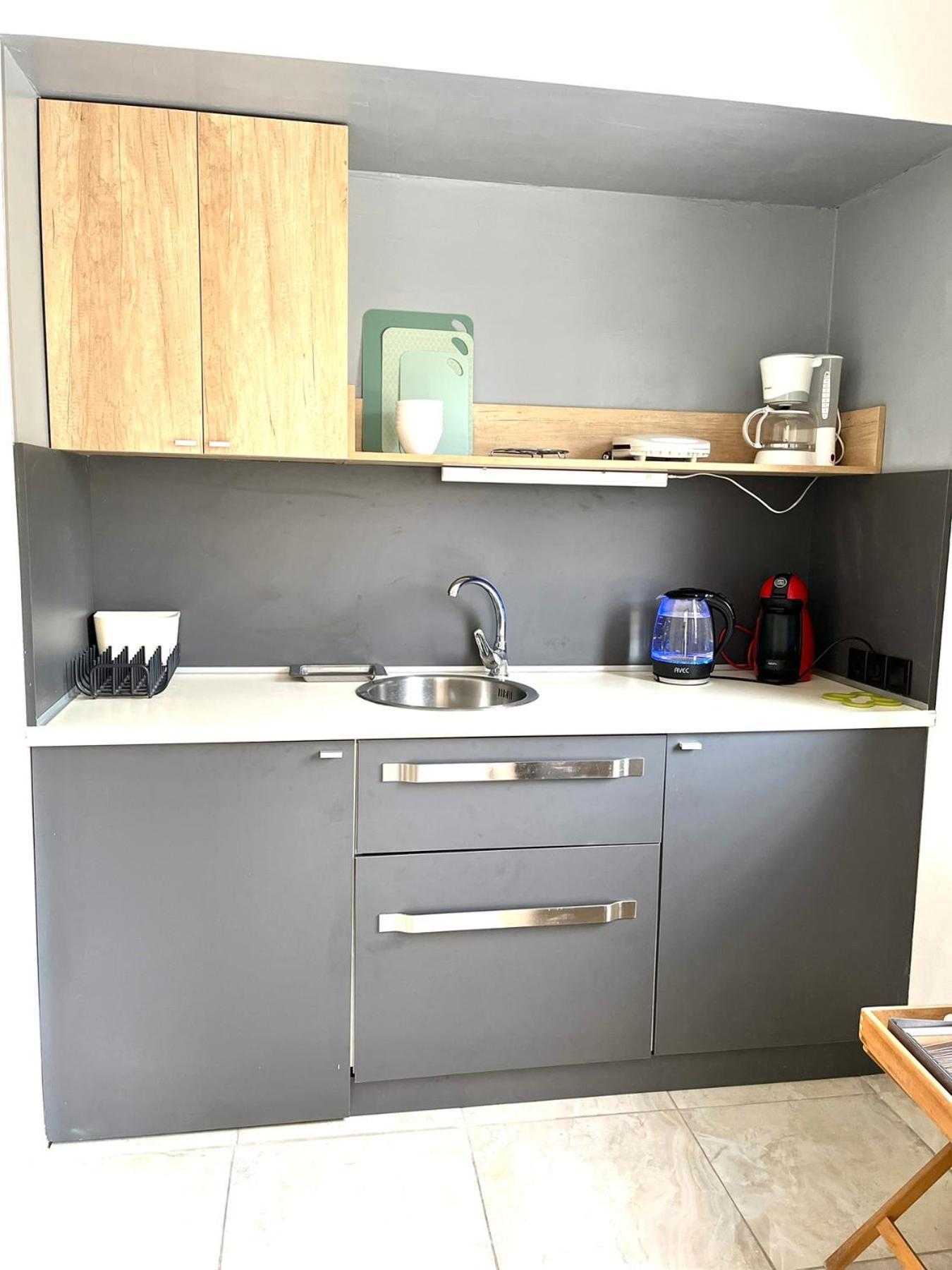 Crystal - Apartment With Garden & Parking Komotiní Ngoại thất bức ảnh