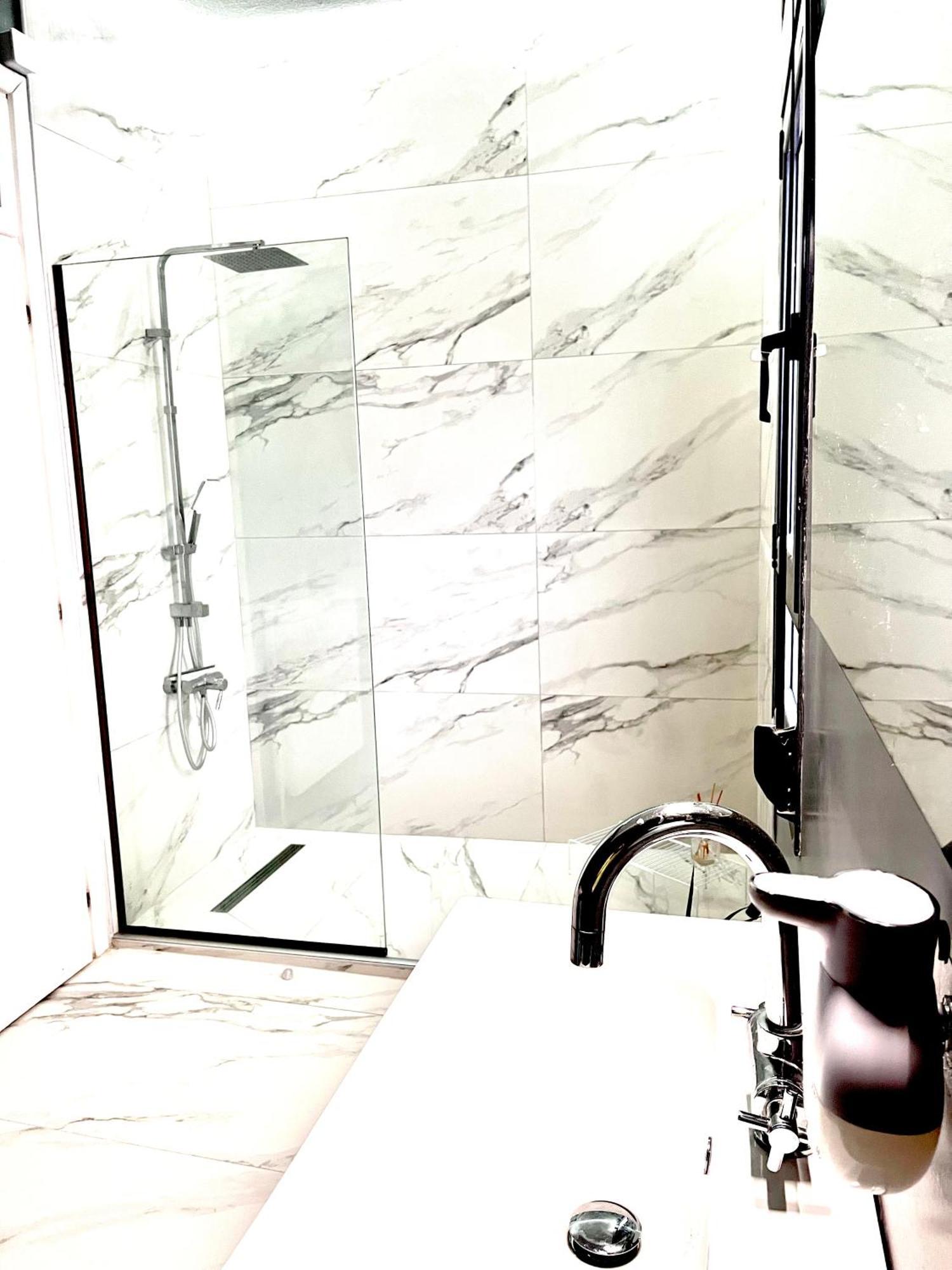 Crystal - Apartment With Garden & Parking Komotiní Ngoại thất bức ảnh